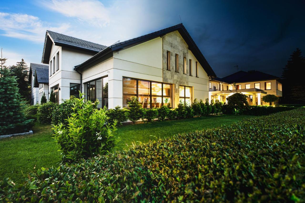 Hotel Amazonka Conference And Spa تشيخوتشينيك المظهر الخارجي الصورة