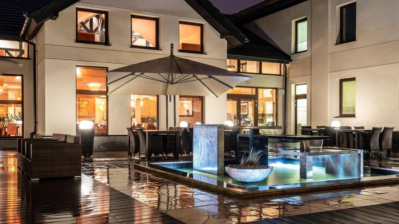 Hotel Amazonka Conference And Spa تشيخوتشينيك المظهر الخارجي الصورة