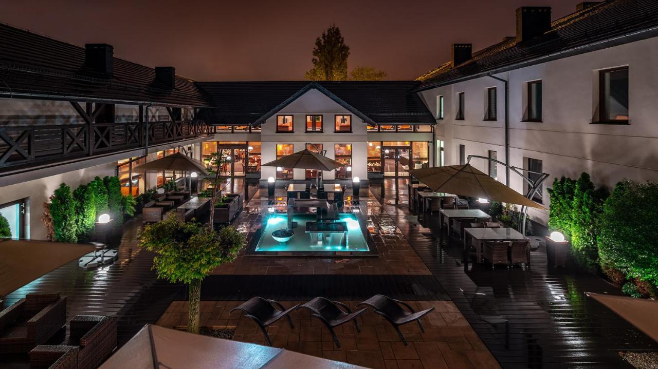 Hotel Amazonka Conference And Spa تشيخوتشينيك المظهر الخارجي الصورة
