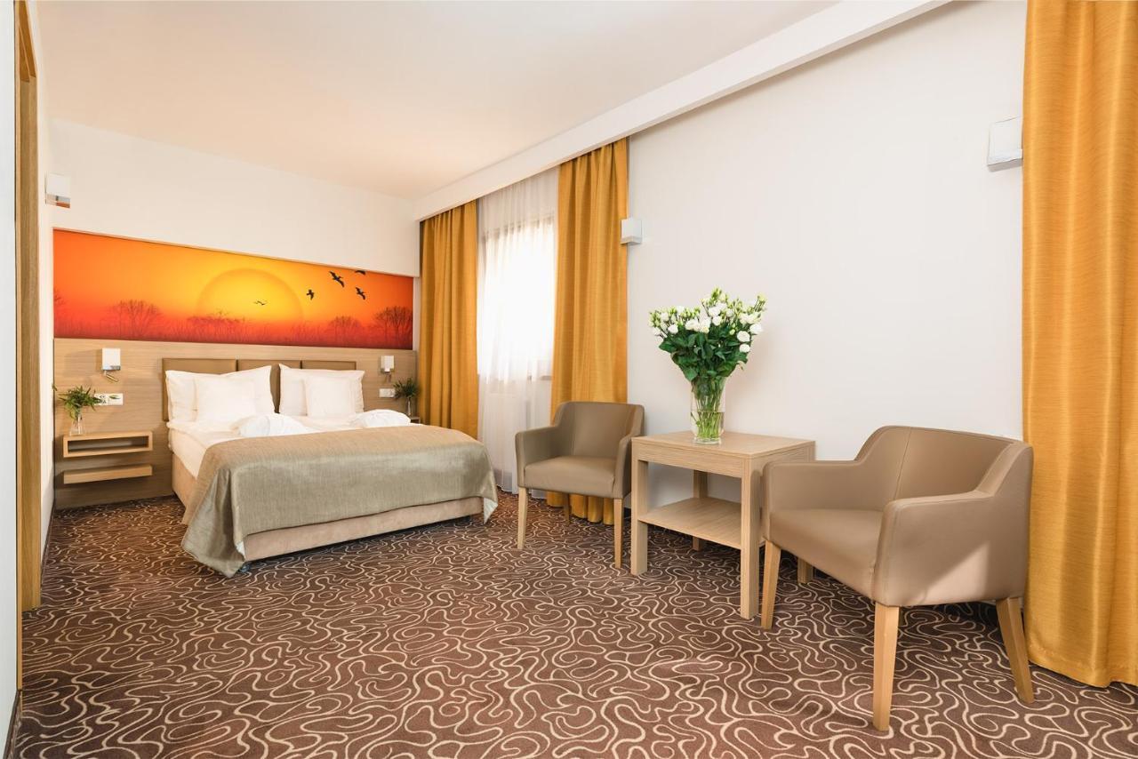 Hotel Amazonka Conference And Spa تشيخوتشينيك المظهر الخارجي الصورة