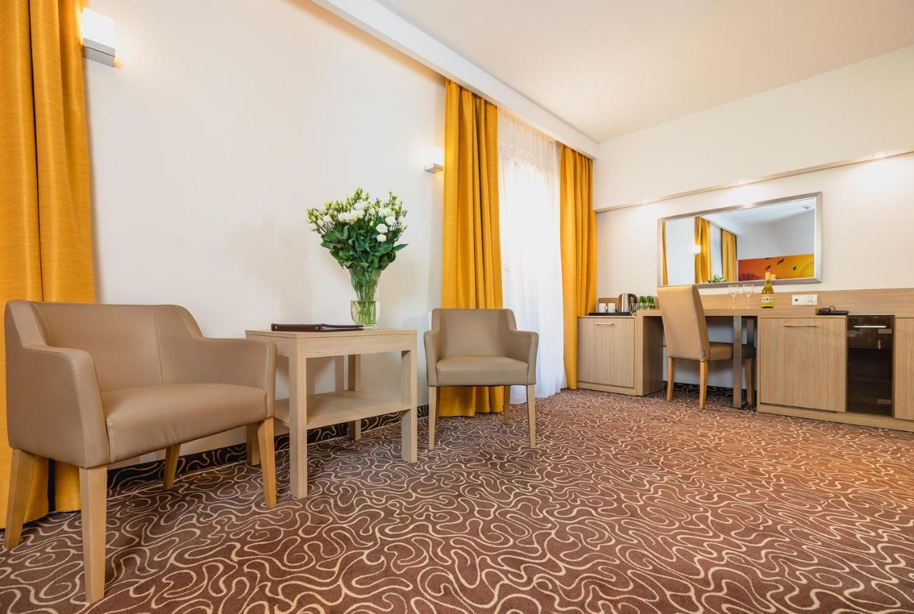 Hotel Amazonka Conference And Spa تشيخوتشينيك المظهر الخارجي الصورة