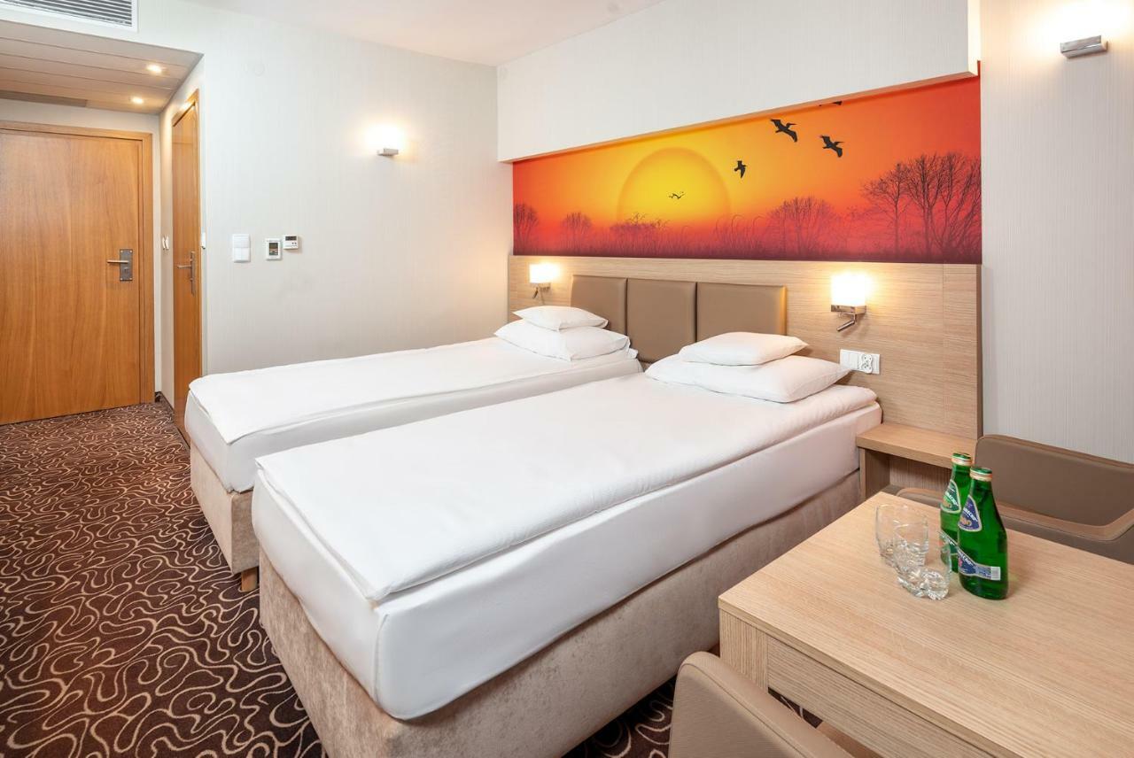 Hotel Amazonka Conference And Spa تشيخوتشينيك المظهر الخارجي الصورة